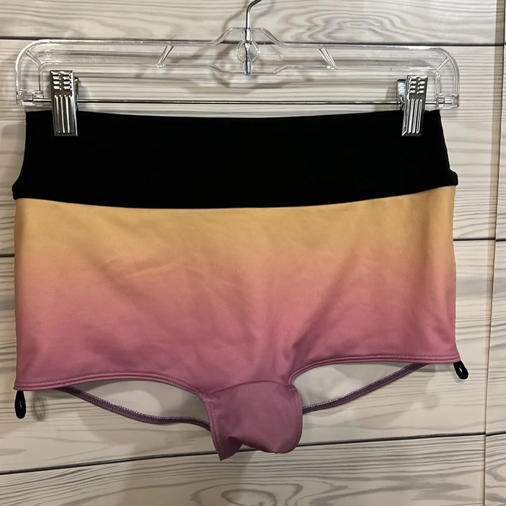 PINK ACTIVE Shortie  size Med. - Picture 2 of 6